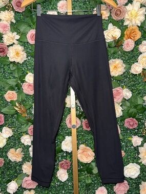 lululemon athletica Black Ribbed Cropped Leggings Size 6